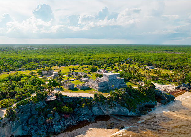 Sitios arqueológicos del Caribe Mexicano, como las ruinas de Tulum