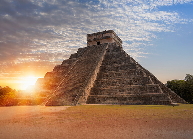 Chichén Itzá, una de las zonas arqueológicas cerca de Cancún que debe visitar