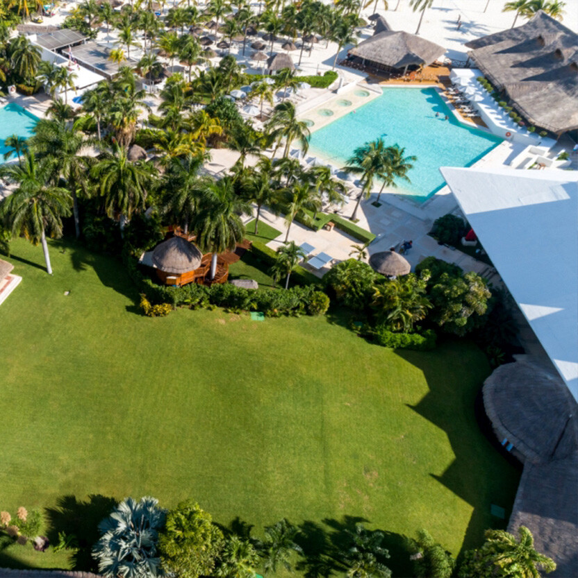 Lugares para fiestas en Cancún con alberca y jardín