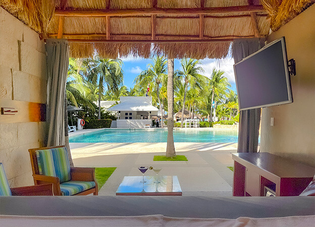 Piscina con cabañas privadas para Deportes acuáticos que puedes practicar en Cancún