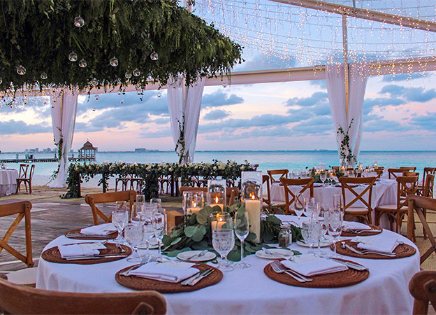 Lugares para fiestas en Cancún con vista a la playa perfectos para graduaciones