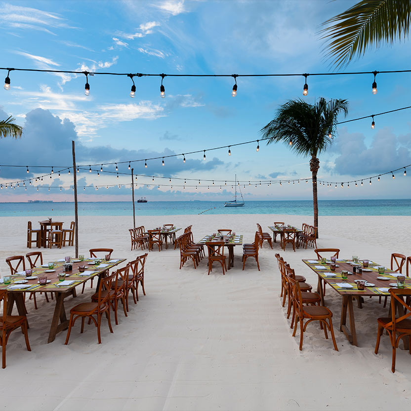 Lugares para fiestas en Cancún playa, ideal para eventos frente al mar