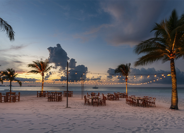 Evento en Cancún para fin de año empresarial en la playa