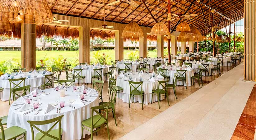 Evento en Cancún de celebración empresarial de fin de año